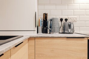 Interior - Modern peaceful flat in town with parking (Bournemouth)