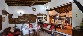 Typical house in Vila Viçosa. W/kitchen, living room, pool, games room, barbecue