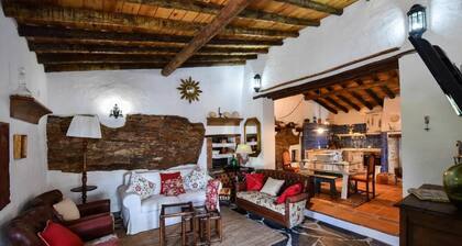 Typical house in Vila Viçosa. W/kitchen, living room, pool, games room, barbecue