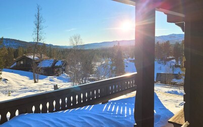 Koselig fjellhytte med utsikt