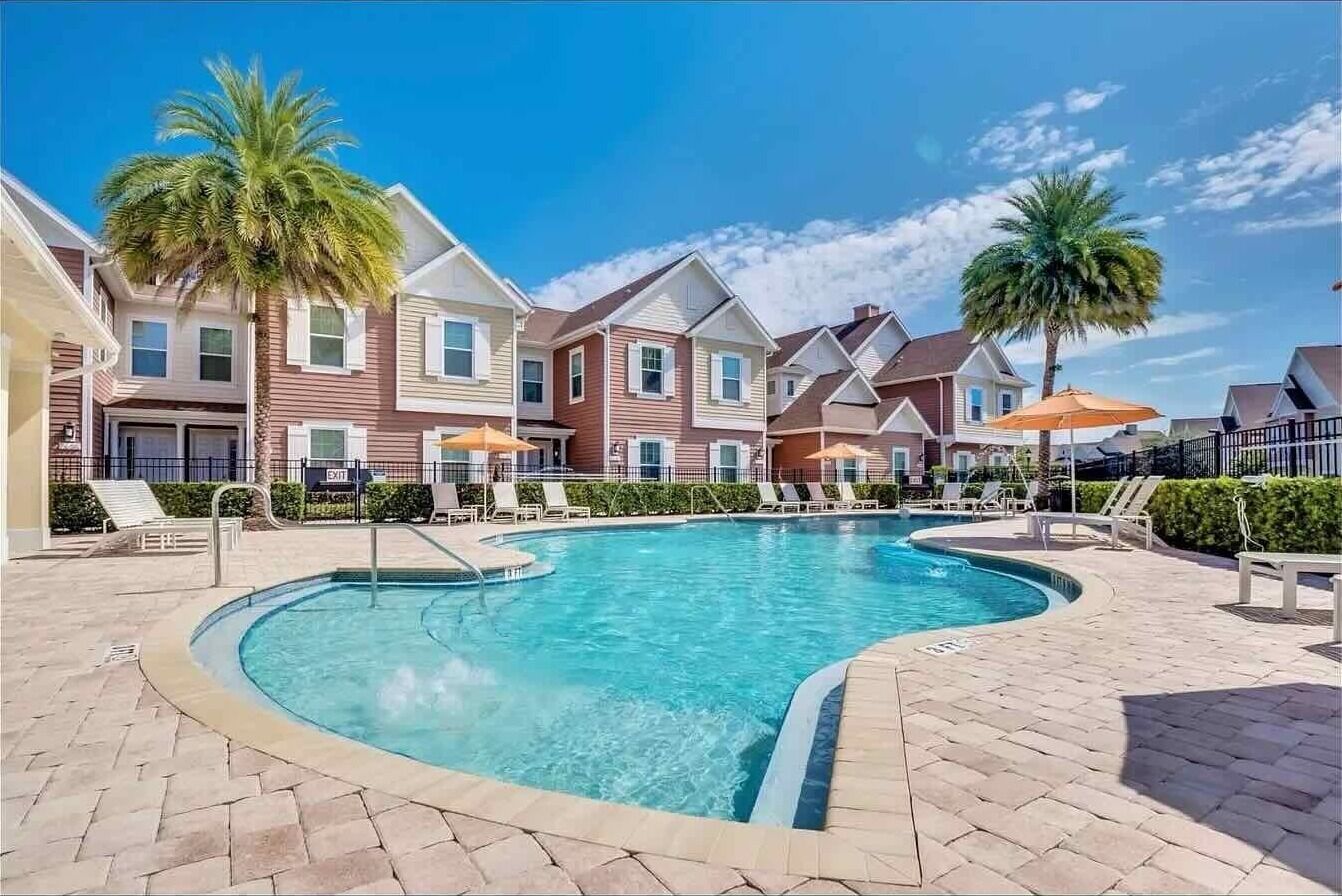 Gorgeous and Spacious Townhouse in Kissimmee 15 Min from Disney! Pet friendly! 