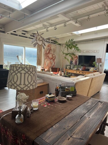 Waterfront Carriage house on Tomales Bay with private dock