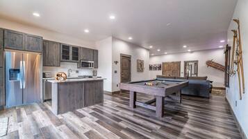 ุงูู
ูุดุฃุฉ ู
ู ุงูุฏุงุฎู