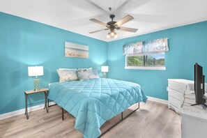 Condo, varias camas, balcón (Beachy Vibe) | 2 habitaciones, decoración personalizada y muebles diferentes 