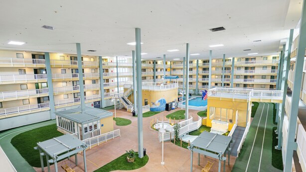 Unclassified image, 1 of 33, button - Beachy Vibe 2 BDR In Desirable HHI Resort! (Hilton Head Island)