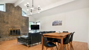 House, Multiple Beds, Kitchen, Garden View (South Lamar Serenity) | Dining - Quiet 4 Bedroom Home Located off Sola (Austin)