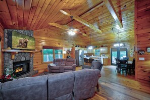 42-inch flat-screen TV with digital channels, fireplace - 2 Bedroom Home in Ellijay! Private Hot Tub and Sunset Views (Ellijay)