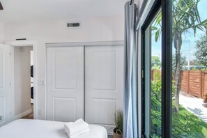 House, Multiple Beds, Patio, Garden View (Palm Paradise Estate) | 5 bedrooms, individually decorated, individually furnished, desk