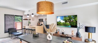 5BR Sleeps 14 w/ In-law Suite & Bbq!