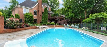 Leeloos on the Lake Sleeps 12