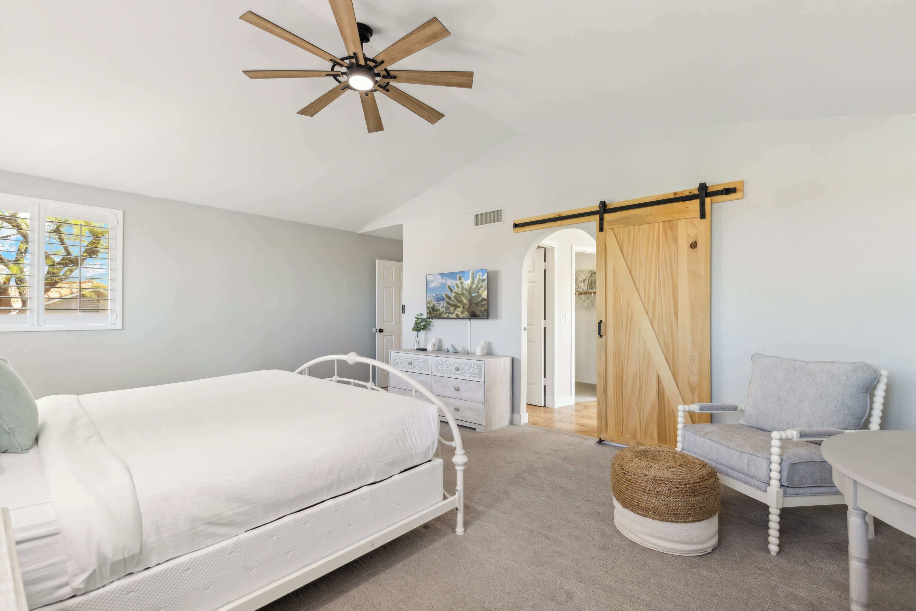 5 عدّة غرف نوم وبديكورات فريدة لكل غرفة وطراز فريد لكل وحدة