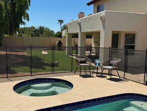 Outdoor pool, sun loungers - 5BDR with Pool and Scenic Golf Views! (Mesa)