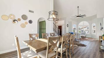 House, Multiple Beds, Pool Access, Pool View (Red Mountain Retreat) | Dining