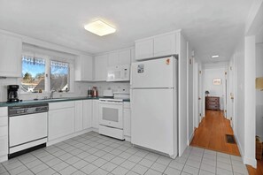 House, Multiple Beds, Balcony, Ocean View (Shore Thing) | Private kitchen | Coffee/tea maker