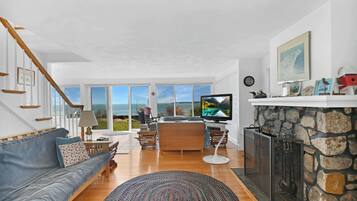 House, Multiple Beds, Balcony, Ocean View (Shore Thing) | Living area | 42-inch flat-screen TV with digital channels