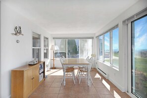 House, Multiple Beds, Balcony, Ocean View (Shore Thing) | Dining