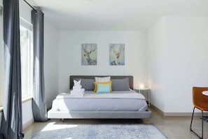 Studio Suite, 1 King Bed | 1 bedroom, individually decorated, individually furnished, bed sheets