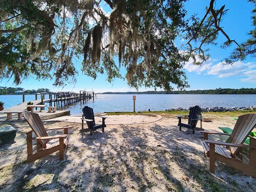 Dolphin Bay Hideaway