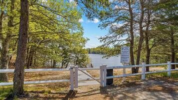 Cottage, Multiple Beds, Fireplace | Balcony view