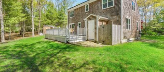 Cottage on Jenkins Pond
