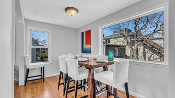 Apartment, Multiple Beds, Balcony, Garden View | In-room dining