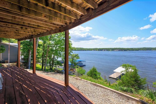 Boondock Bliss - Lakefront, Private Dock Sleeps 15!
