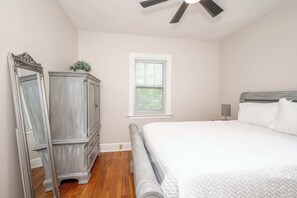 Apartment, 1 Queen Bed with Sofa bed, Kitchen, Garden View | 1 bedroom, individually decorated, individually furnished, bed sheets