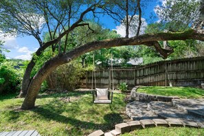 Property grounds - Chic Studio Walkable to Soco! (Austin)