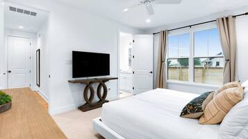 House, Multiple Beds, Patio, Garden View (Chic Modern Farm Haus) | 4 bedrooms, individually decorated, individually furnished, free WiFi