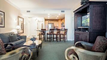 Townhome, Multiple Beds, Hot Tub, Golf View | Living area | MP3 dock