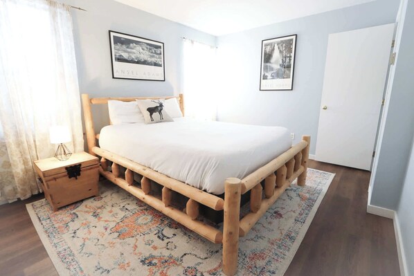 Appartement, 1 queensize bed met slaapbank, balkon, uitzicht op bergen (Sun Sung Cozy Condo) | 1 slaapkamer, individueel gedecoreerd, individueel gemeubileerd