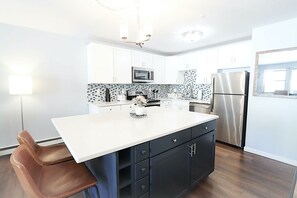 Apartamento, 1 cama de matrimonio con sofá cama, balcón, vistas a la montaña (Sun Sung Cozy Condo) | Cocina privada | Cafetera o tetera