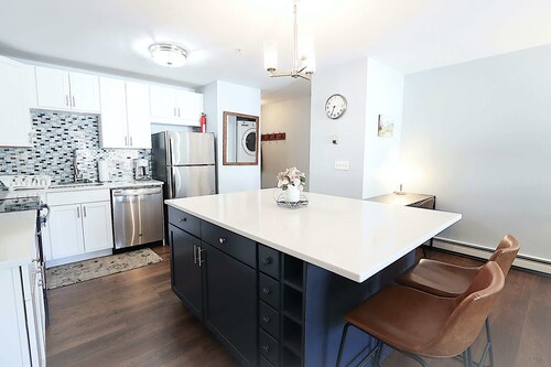 Sun Sung Cozy Condo A Stylish Escape for 4!