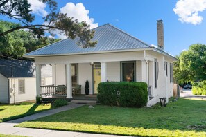 Exterior - 3 Separate Homes Walkable to Soco (Austin)