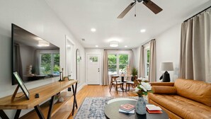 Unclassified image, 5 of 47, button - 3 Separate Homes Walkable to Soco (Austin)