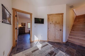 Ferienhaus, Mehrere Betten, Küche, Bergblick | Innenbereich