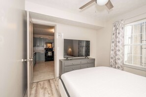 公寓客房, 2 張加大雙人床, 廚房, 花園景觀 (Arkstone Retreat 2) | 2 間臥室、獨特裝潢、布置獨特、書桌