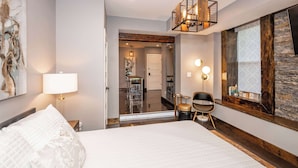 Studio, 1 queensize-seng, byutsikt (Luxury Mt. Adams Retreat Apt 1)