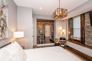 Luxury Apartment, 1 Queen Bed, Kitchen, City View | 1 bedroom, individually decorated, individually furnished, bed sheets