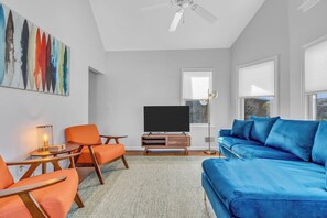 House, Multiple Beds, Kitchen | Living area