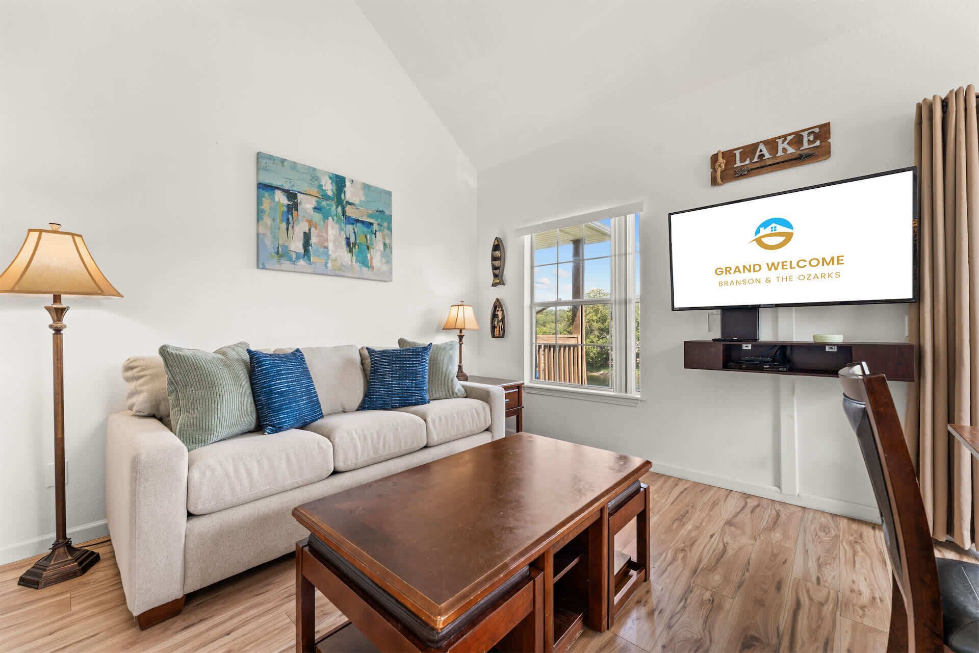 Condo, Multiple Beds, Balcony (Peaceful Lakeview Escape) | Living area | 42-inch flat-screen TV with digital channels