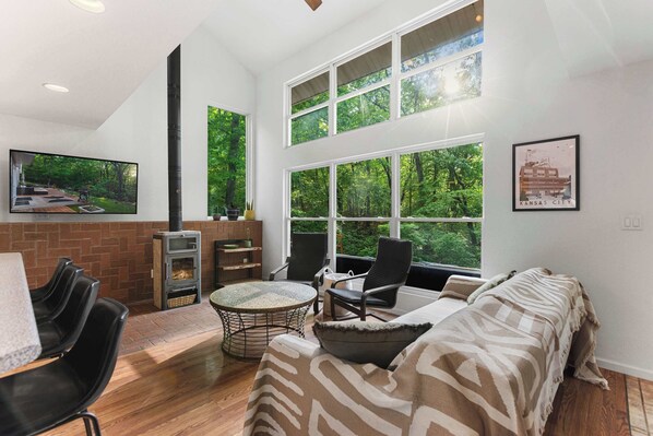 House, Multiple Beds, Kitchen (Treehouse LOZ) | Living area | 42-inch flat-screen TV with digital channels, fireplace - Treehouse LOZ Seclusion for 6! (Sunrise Beach)