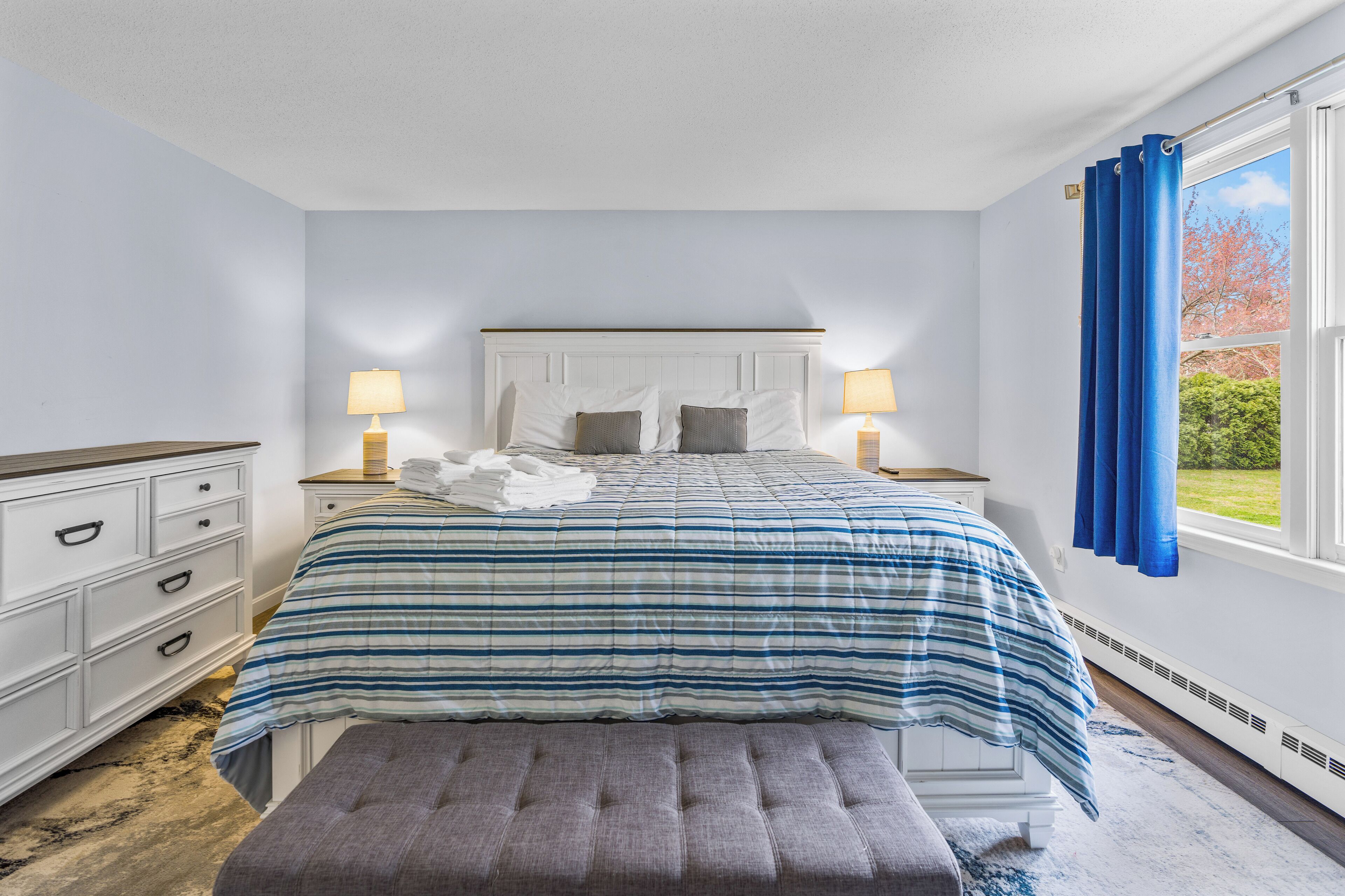 3 bedrooms, individually decorated, individually furnished, bed sheets