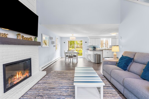 House, Multiple Beds, Balcony, Garden View | Living area | Fireplace - The 19th Hole (Sandwich)