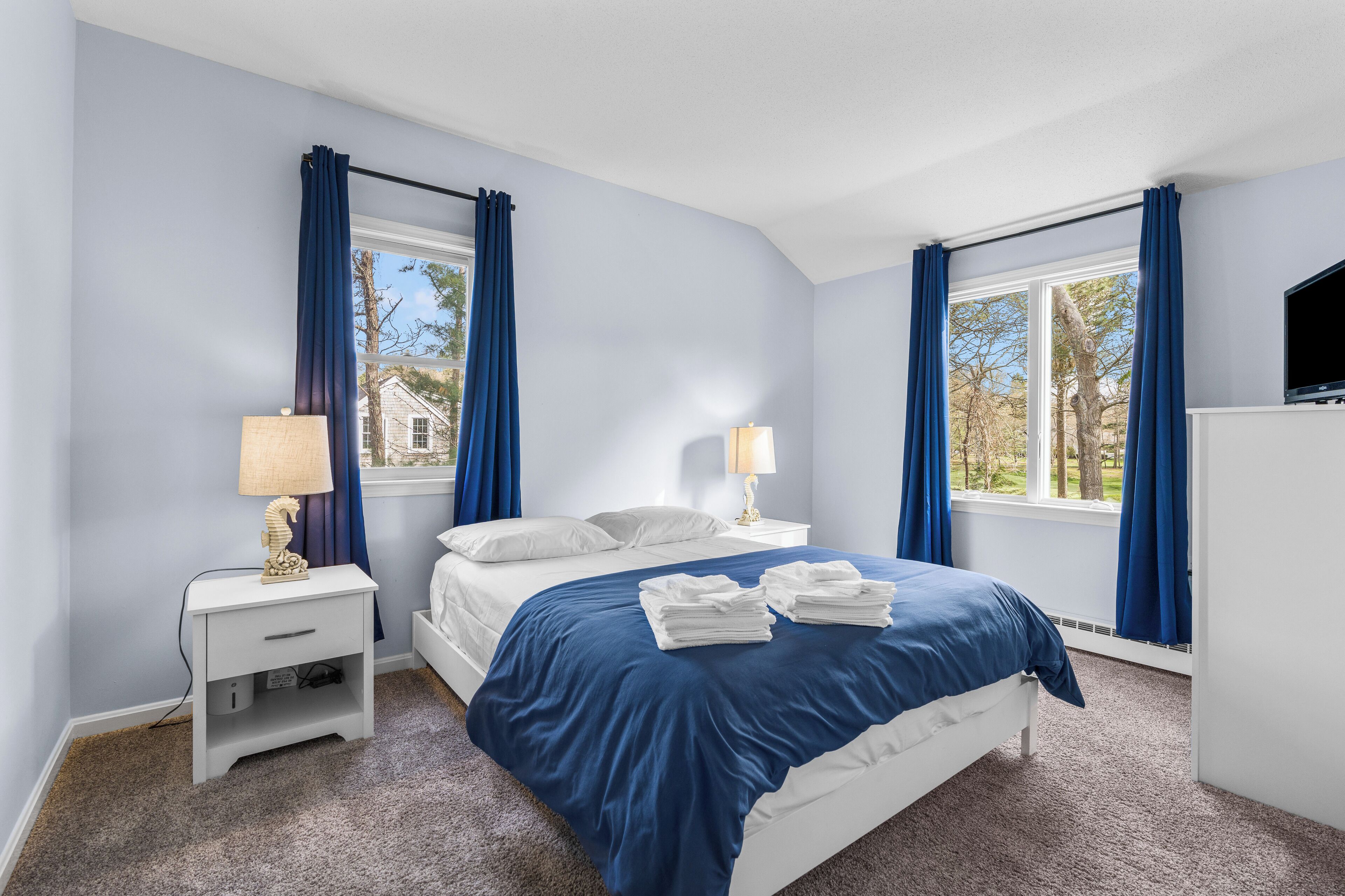 House, Multiple Beds, Balcony, Garden View | 3 bedrooms, individually decorated, individually furnished, bed sheets