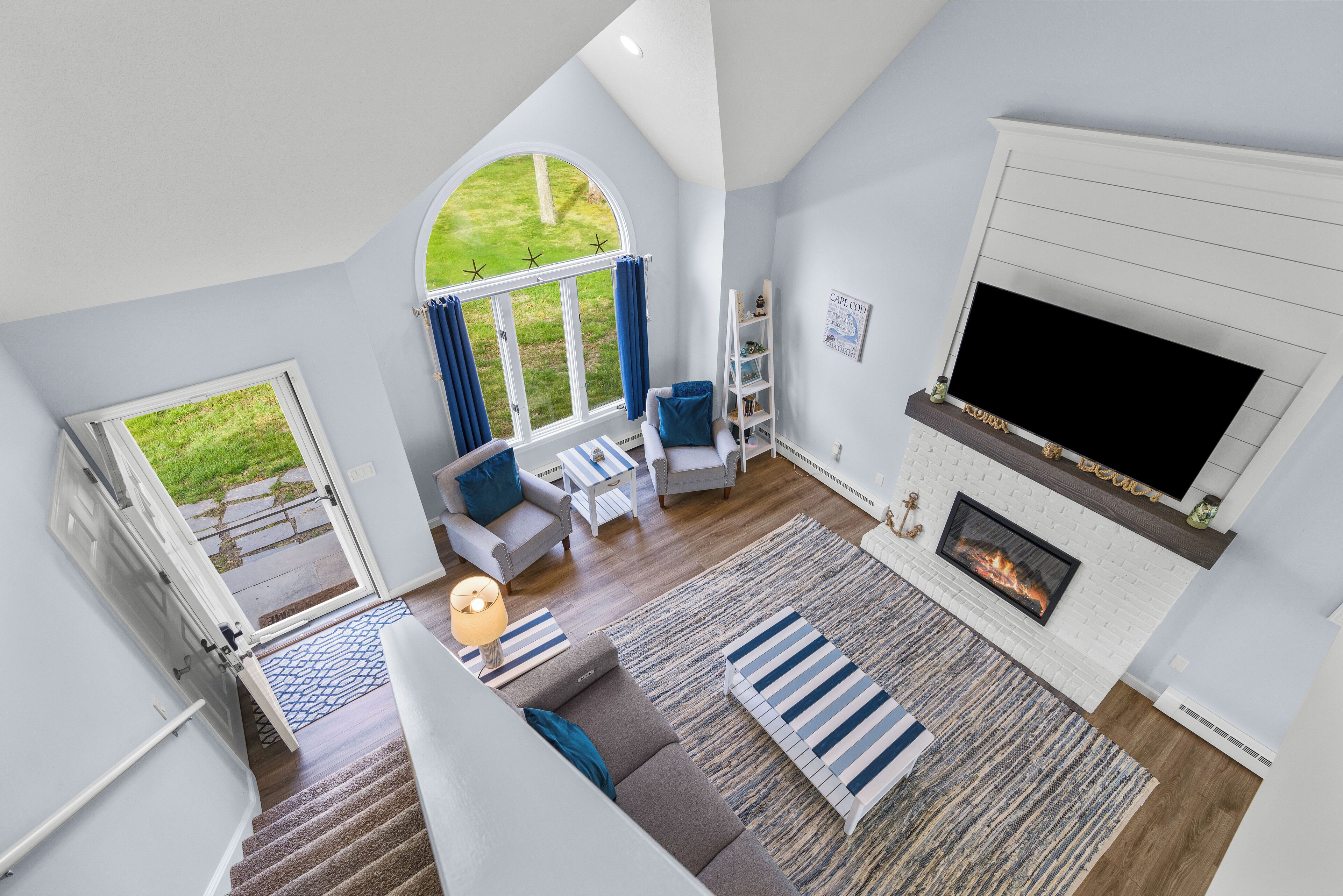 Nhà, nhiều giường, ban công, quang cảnh vườn | Nội thất