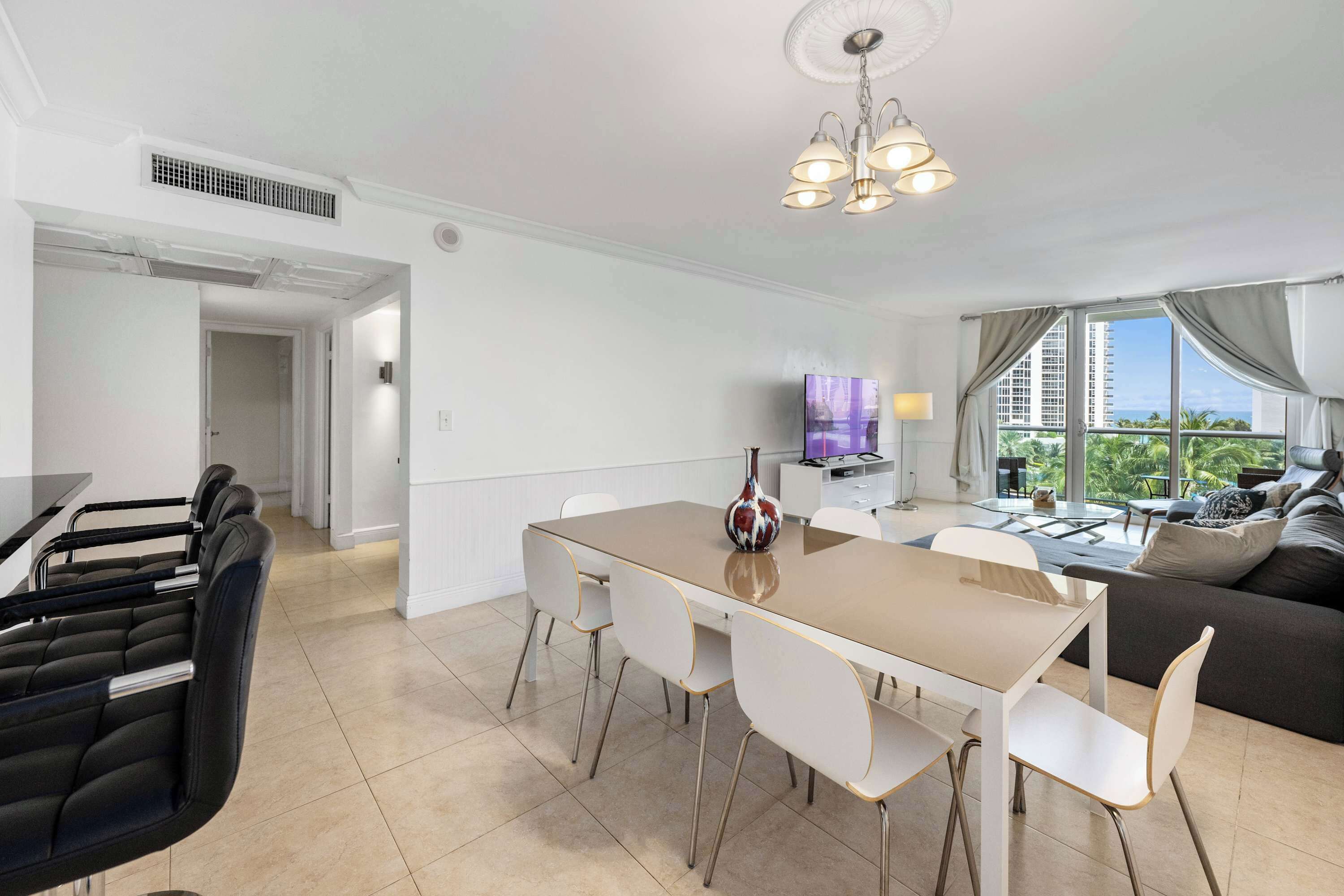 Condo, Multiple Beds, Pool Access, Partial Ocean View | Interior