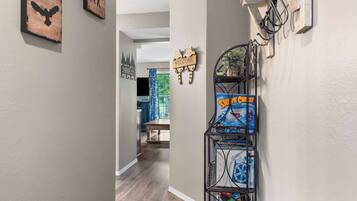 Condo, 1 King Bed with Sofa bed, Patio, Golf View (Fallcreek Haven) | Interior