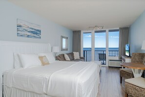 Zimmer, 1 King-Bett und Schlafsofa, Whirlpool, Meerblick | 1 Schlafzimmer, individuell dekoriert, individuell eingerichtet