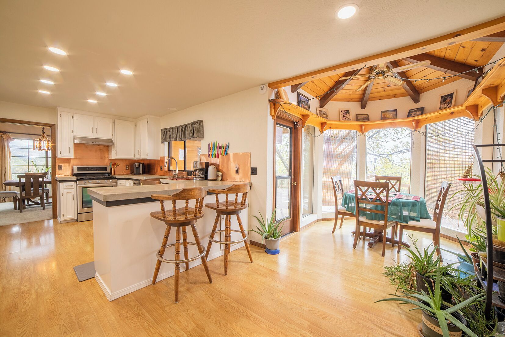 Rumah, Beberapa Tempat Tidur, perapian, pemandangan gunung (Sonora Splendor) | Makan di kamar